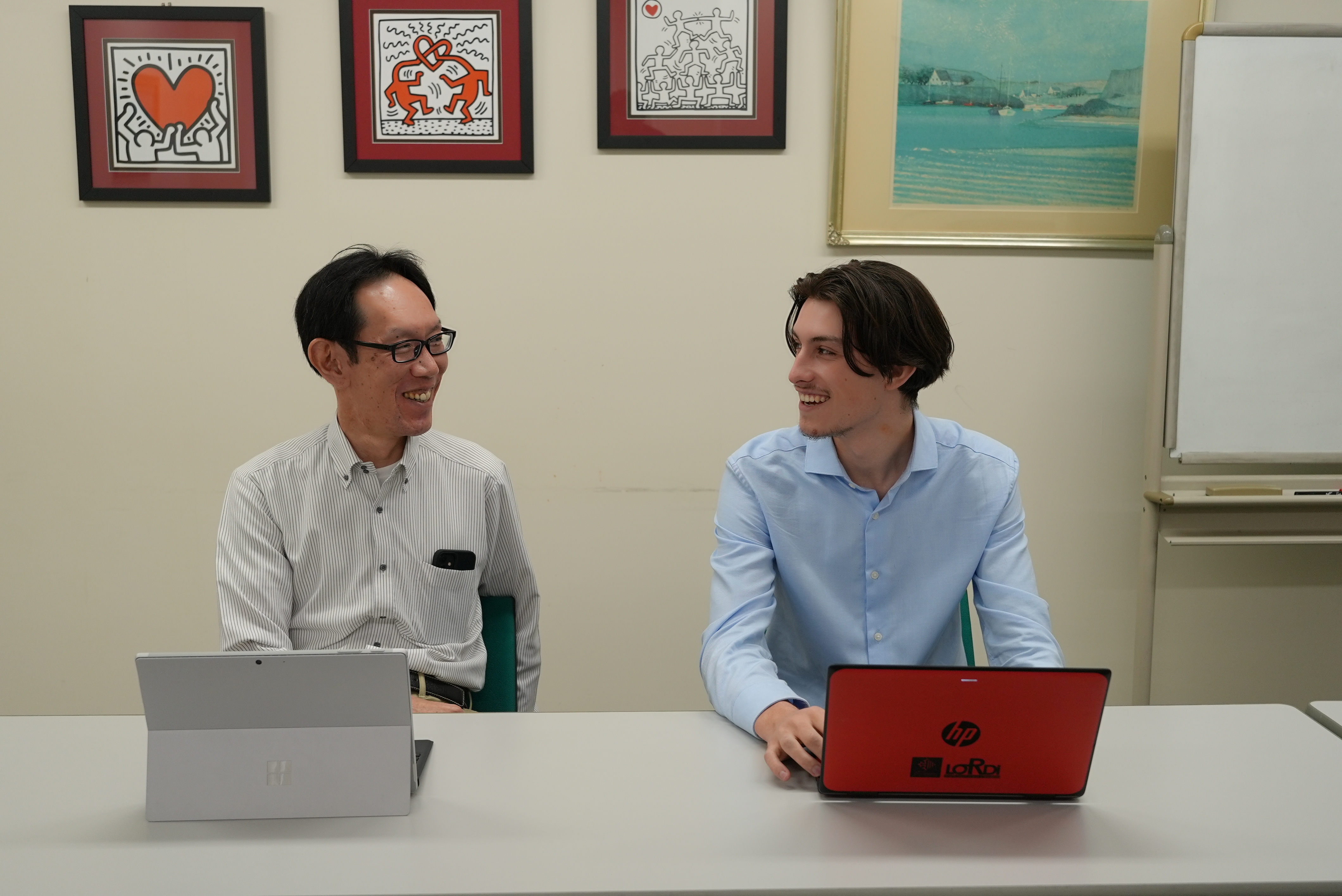 企業でのインターンシップと共同作業